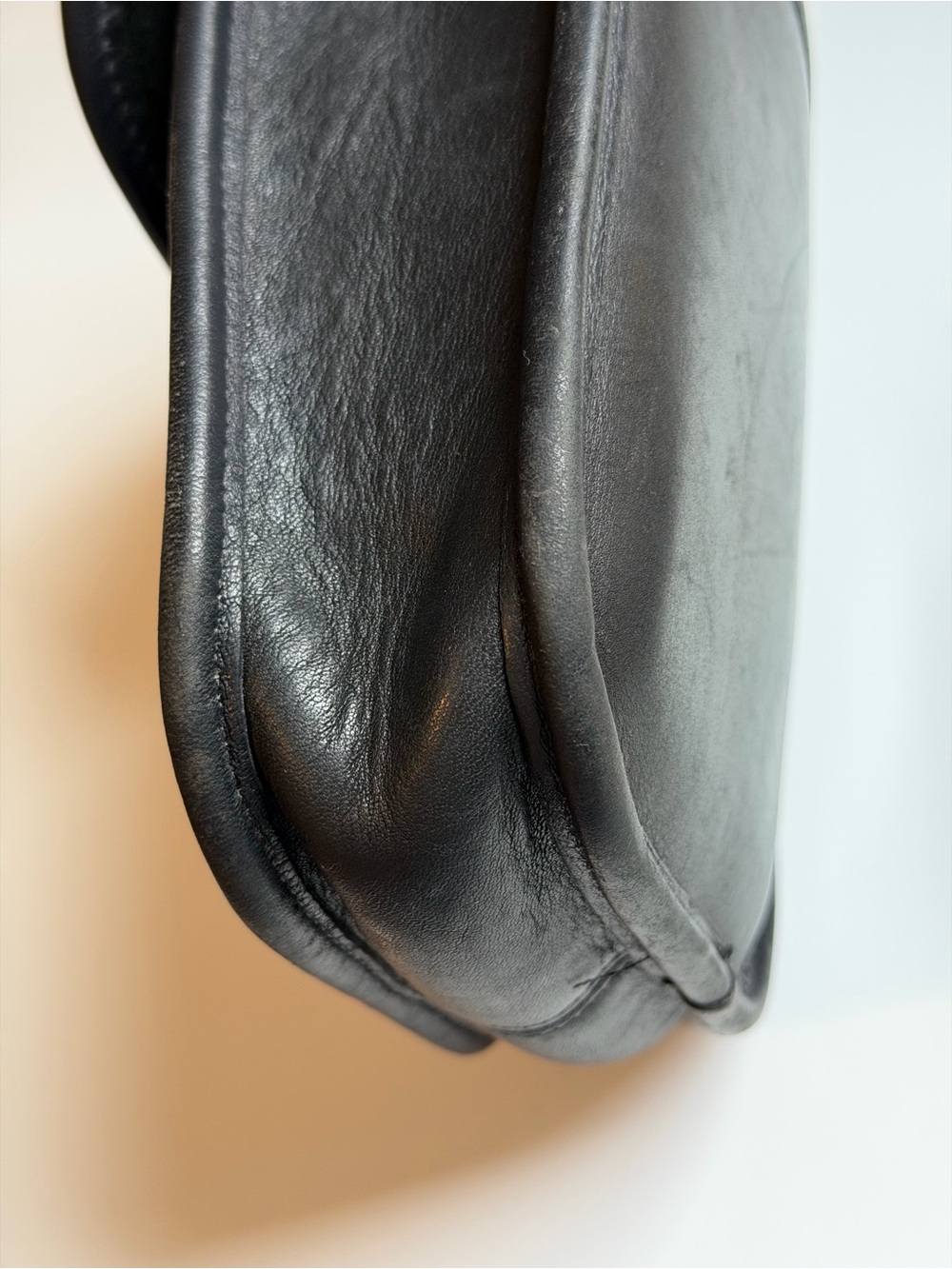 Vintage 1995 Coach Small Sidepack in Black Leather - Made in the USA - Picture 10 of 15